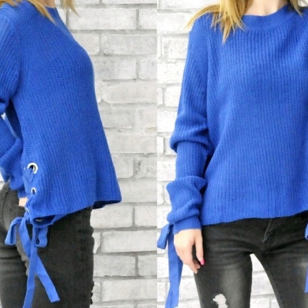 Side Lacing Sweater - Picture 4 of 10